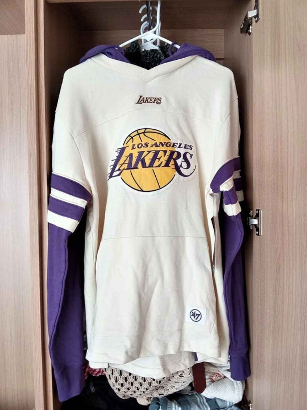 47 Los Angeles Lakers hoodie Lakers Hoodie Cream Purple Large NWT